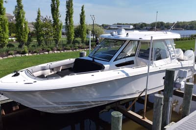 BOATZON | Boston Whaler 350 Realm 2024