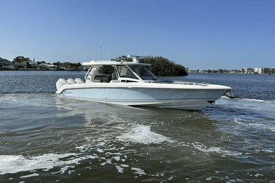 BOATZON | Boston Whaler 350 Realm 2025 BOATZON | Boston Whaler 350 Realm 2025