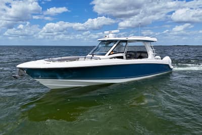 BOATZON | Boston Whaler 350 Realm 2025