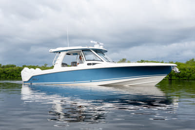 BOATZON | Boston Whaler 350 Realm 2026