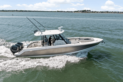 BOATZON | Boston Whaler 360 Outrage 2025