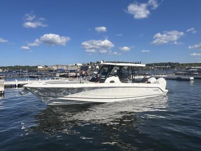 BOATZON | Boston Whaler 360 Outrage 2026 BOATZON | Boston Whaler 360 Outrage 2026