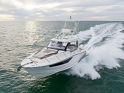 BOATZON | Boston Whaler 365 Conquest 2025