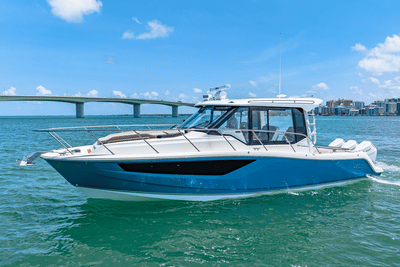 BOATZON | Boston Whaler 365 Conquest 2025