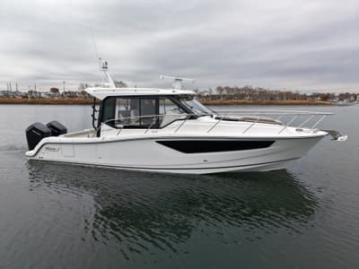 BOATZON | Boston Whaler 365 Conquest 2026