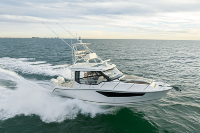BOATZON | Boston Whaler 365 Conquest 2026