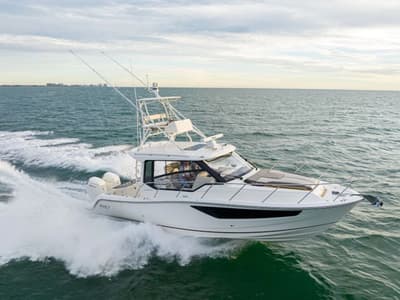 BOATZON | Boston Whaler 365 Conquest 2027