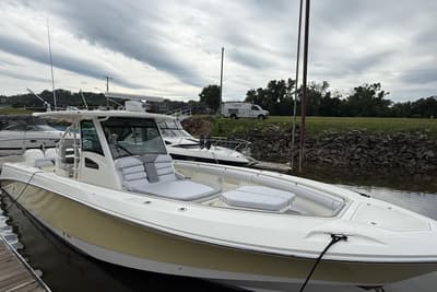 BOATZON | Boston Whaler 370 Outrage 2015