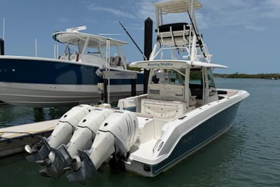 BOATZON | Boston Whaler 380 Outrage 2018