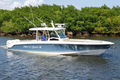 BOATZON | Boston Whaler 380 Outrage 2019