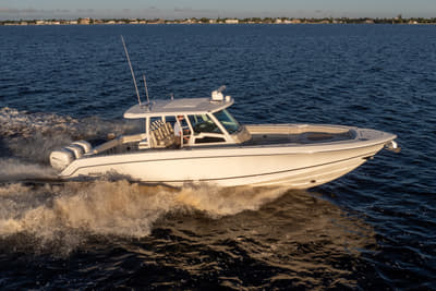 BOATZON | Boston Whaler 380 Outrage 2019 BOATZON | Boston Whaler 380 Outrage 2019