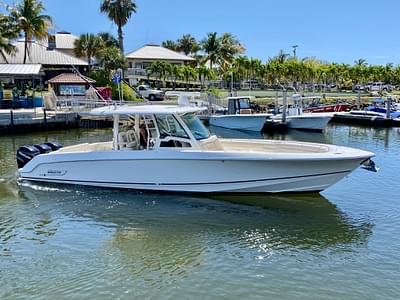BOATZON | Boston Whaler 380 Outrage 2019