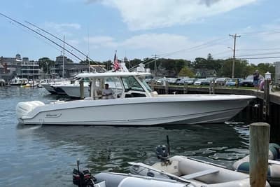 BOATZON | Boston Whaler 380 Outrage 2021