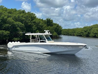 BOATZON | Boston Whaler 380 OUTRAGE 2021
