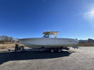 BOATZON | Boston Whaler 380 Outrage 2021