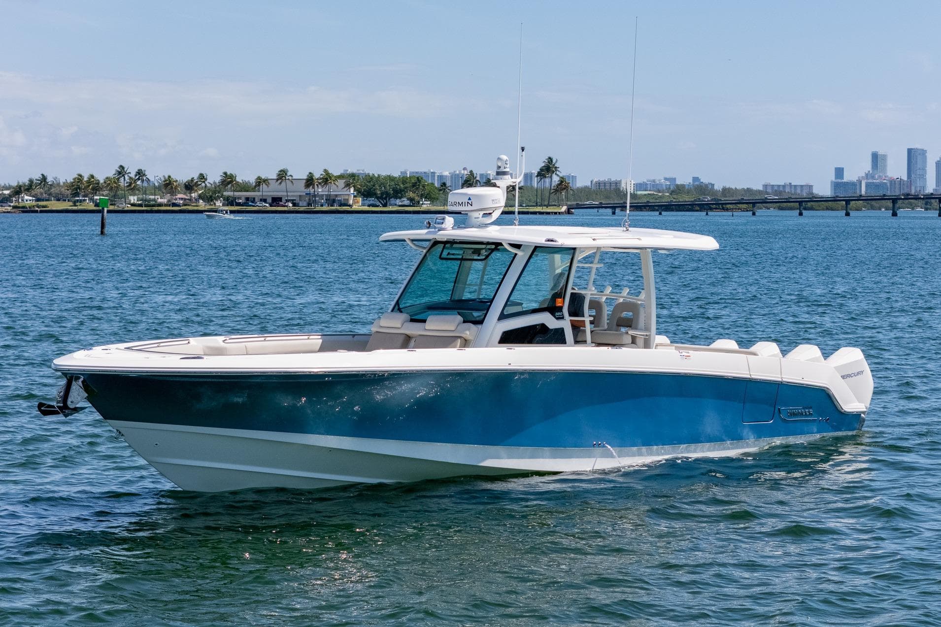 Boston Whaler 380 Outrage 2022
