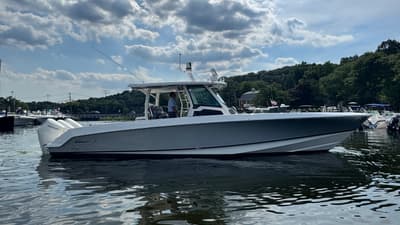 BOATZON | Boston Whaler 380 Outrage 2024