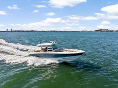 BOATZON | Boston Whaler 380 Outrage 2024