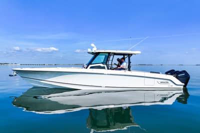 BOATZON | Boston Whaler 380 Outrage 2026