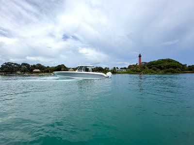 BOATZON | Boston Whaler 380 Outrage 2026