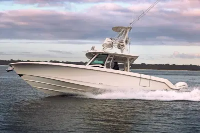 BOATZON | Boston Whaler 380 Outrage 2026