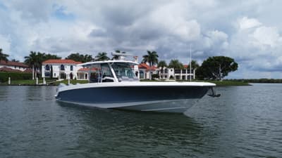 BOATZON | Boston Whaler 380 Outrage 2027