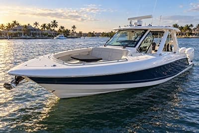 BOATZON | Boston Whaler 380 Realm 2019