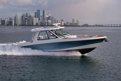 BOATZON | Boston Whaler 380 Realm 2020