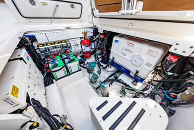 BOATZON | Boston Whaler 380 REALM 2023