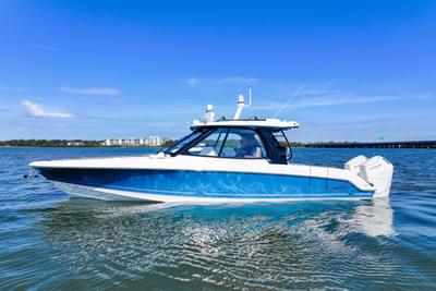 BOATZON | Boston Whaler 380 Realm 2025