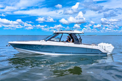BOATZON | Boston Whaler 380 Realm 2025