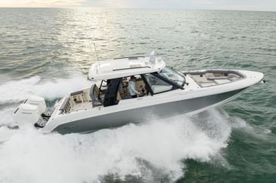 BOATZON | Boston Whaler 380 Realm 2026
