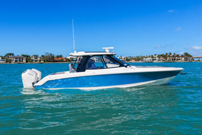BOATZON | Boston Whaler 380 Realm 2026