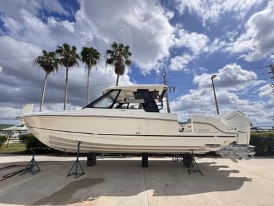 BOATZON | Boston Whaler 380 Realm 2026