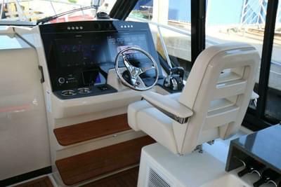 BOATZON | Boston Whaler 405 Conquest 2021