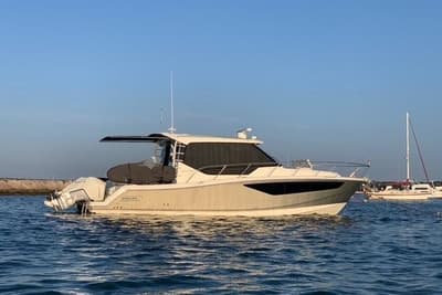 BOATZON | Boston Whaler 405 Conquest 2021