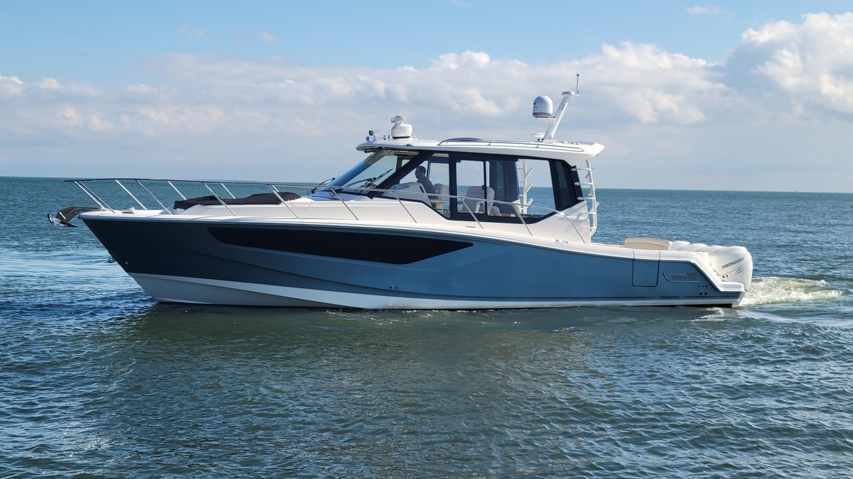 2021 Boston Whaler 405 Conquest - Sold Boat