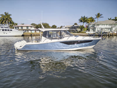 BOATZON | Boston Whaler 405 CONQUEST 2021
