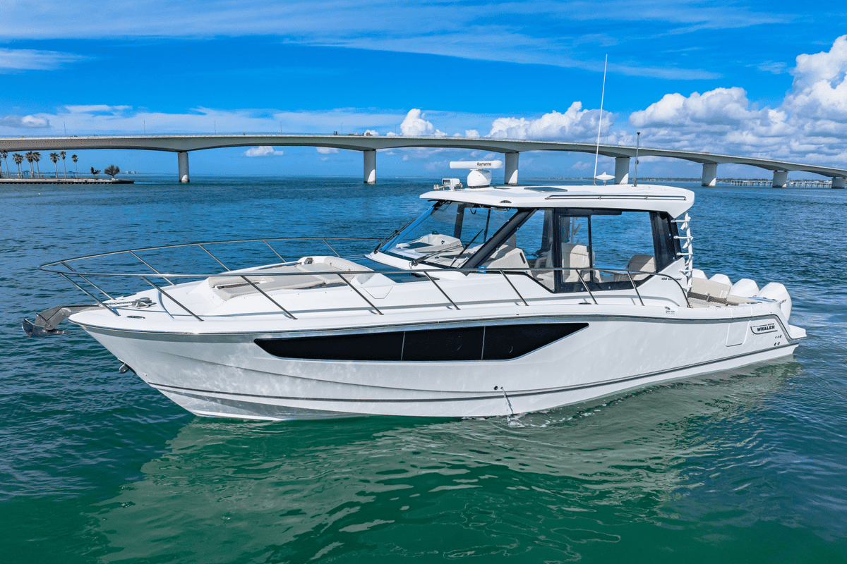 2022 Boston Whaler 405 CONQUEST - Sold Boat