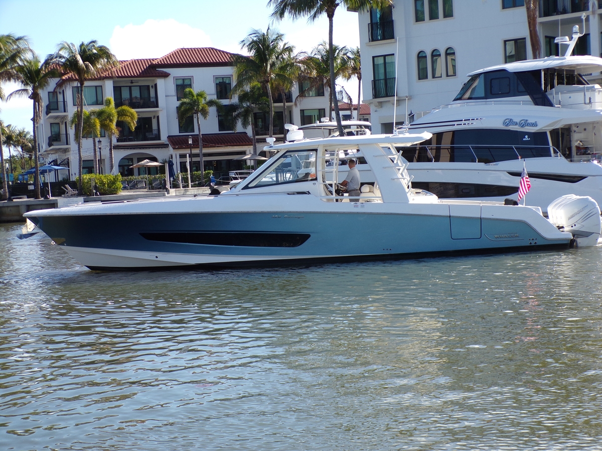 2018 Boston Whaler 420 OUTRAGE - Sold Boat