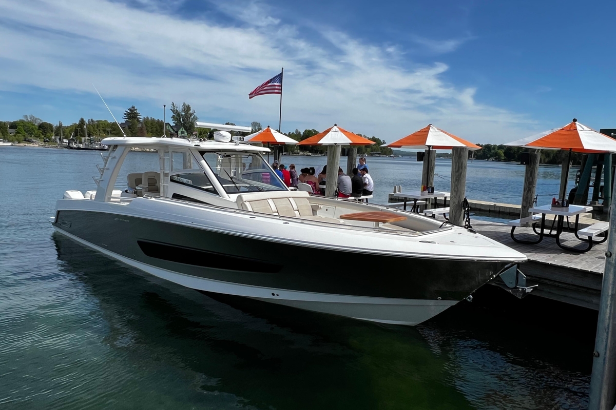 2019 Boston Whaler 420 Outrage - Sold Boat
