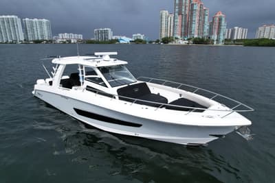 BOATZON | Boston Whaler 420 Outrage 2020