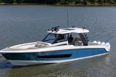 BOATZON | Boston Whaler 420 Outrage 2021