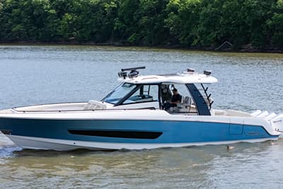 BOATZON | Boston Whaler 420 Outrage 2021 BOATZON | Boston Whaler 420 Outrage 2021