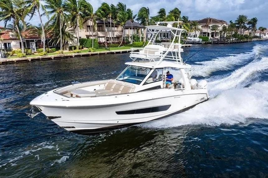2022 Boston Whaler 420 Outrage - Sold Boat