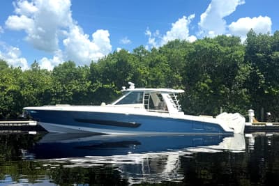 BOATZON | Boston Whaler 420 Outrage 2024 BOATZON | Boston Whaler 420 Outrage 2024