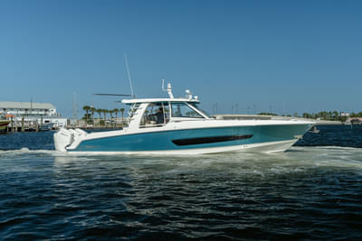 BOATZON | Boston Whaler 420 Outrage 2025