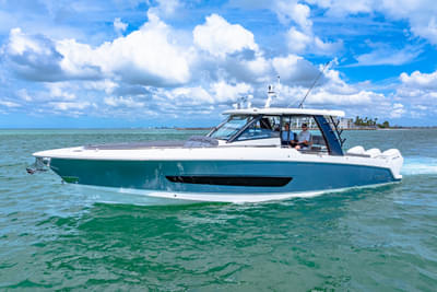 BOATZON | Boston Whaler 420 Outrage 2025