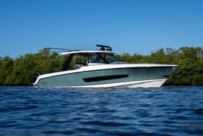 BOATZON | Boston Whaler 420 Outrage 2026