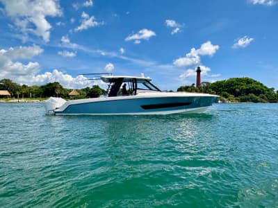 BOATZON | Boston Whaler 420 Outrage 2026